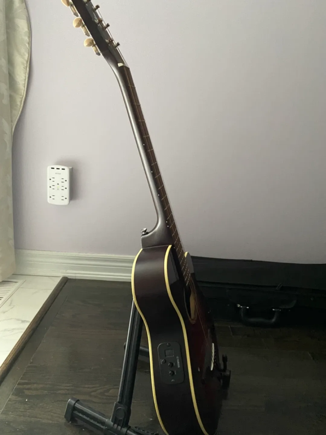 Yamaha APX Series Acoustic-Electric Guitar image indicator(3)