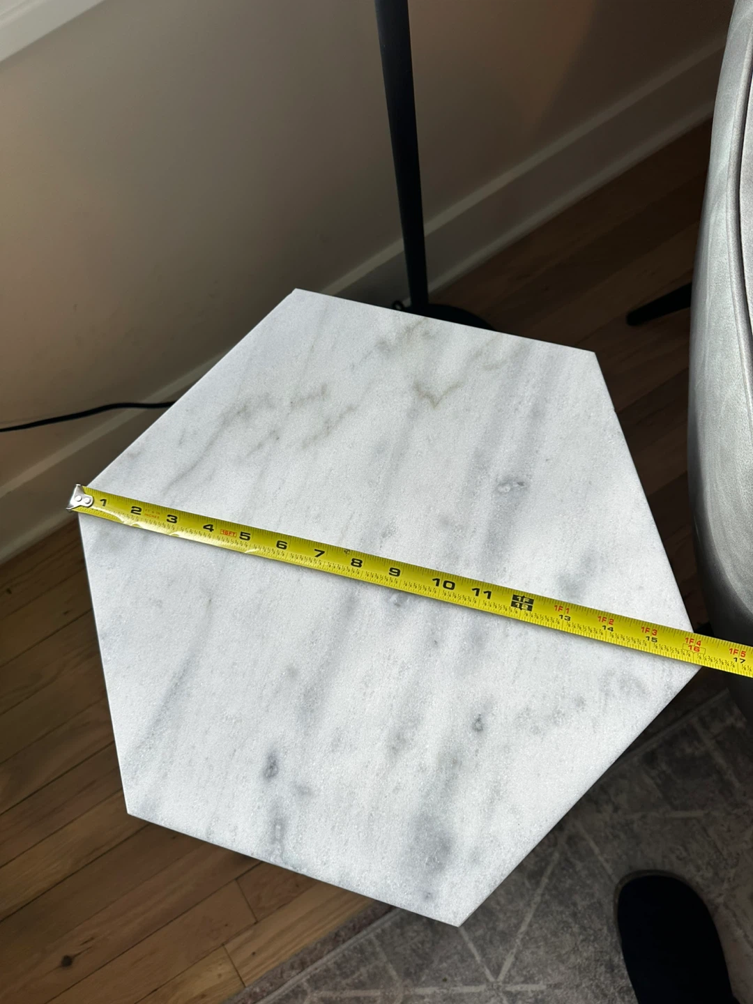 Marble Top Side Table with Gold Metal Frame - photo 4