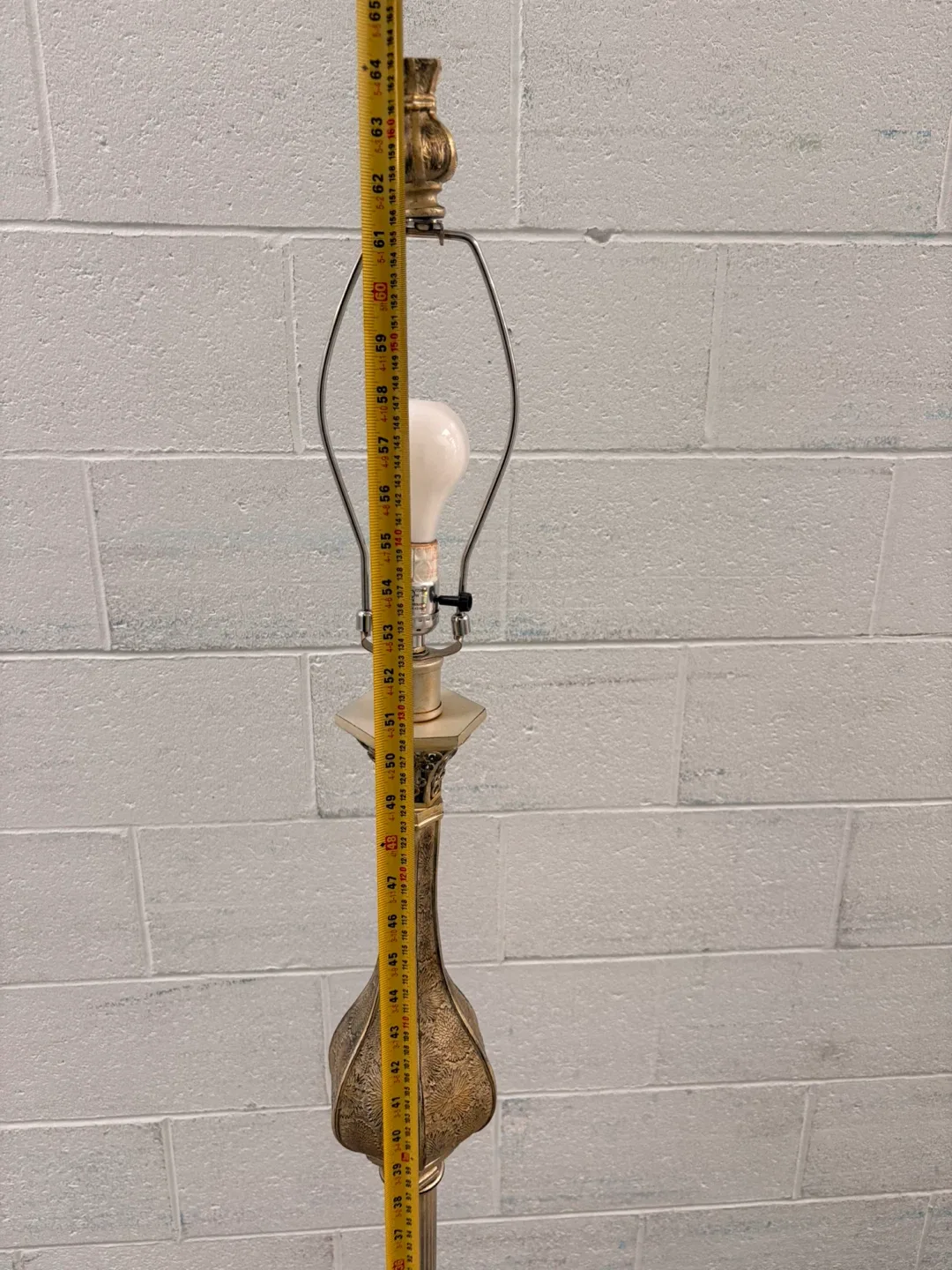 Antique Gold Floor Lamp image indicator(8)