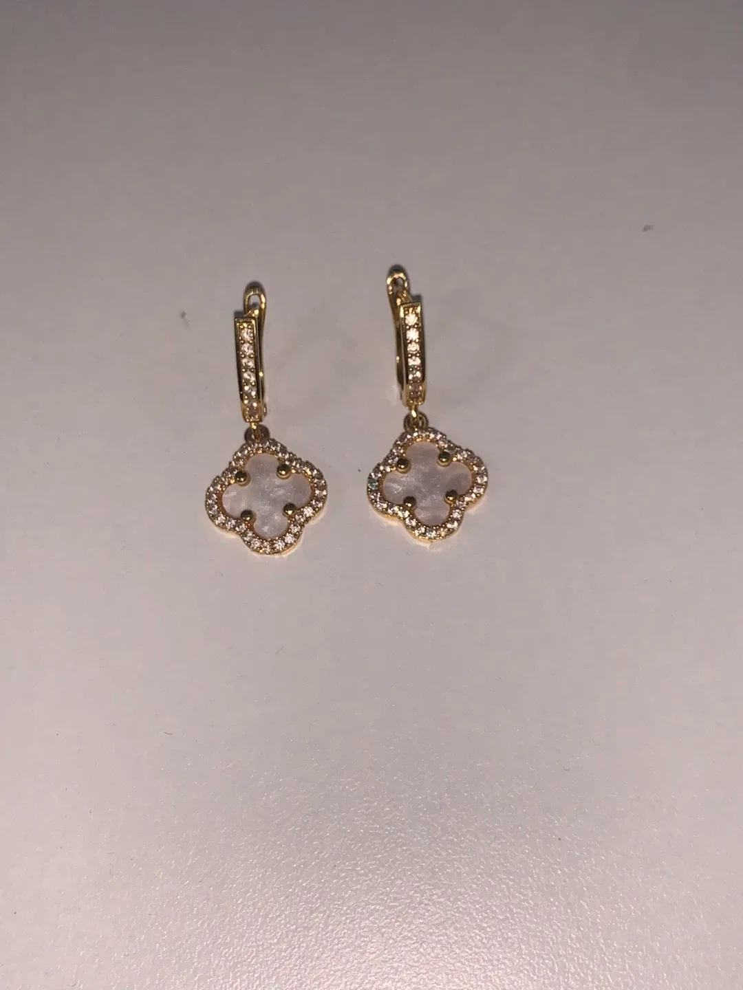 Clover Style Gold Earrings image indicator(4)
