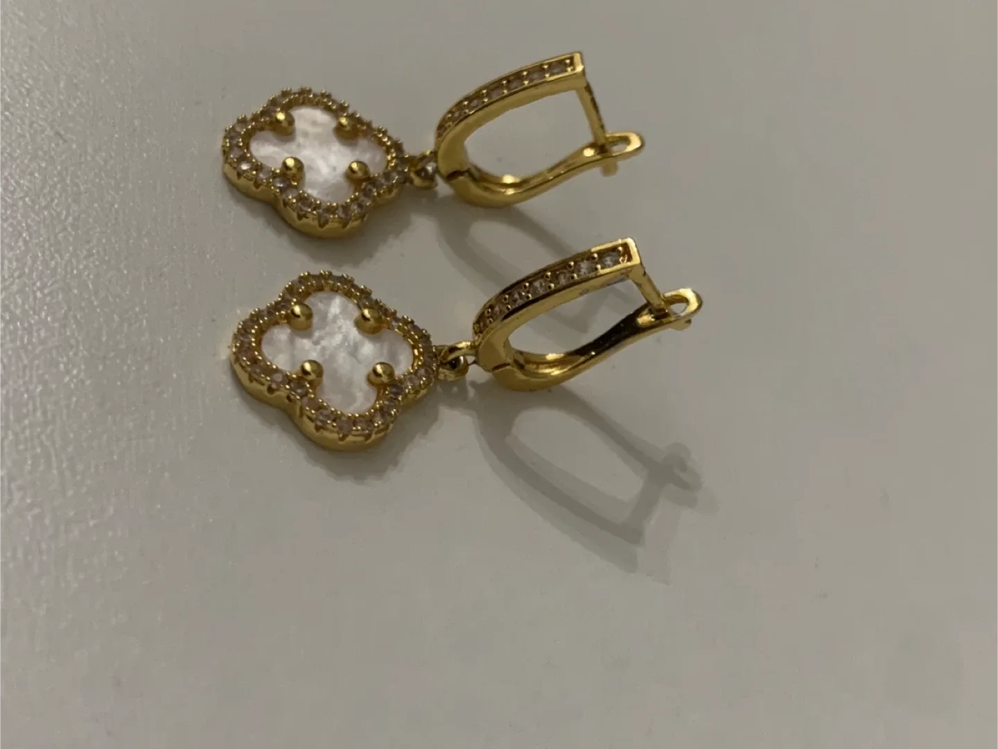 Clover Style Gold Earrings image indicator(2)