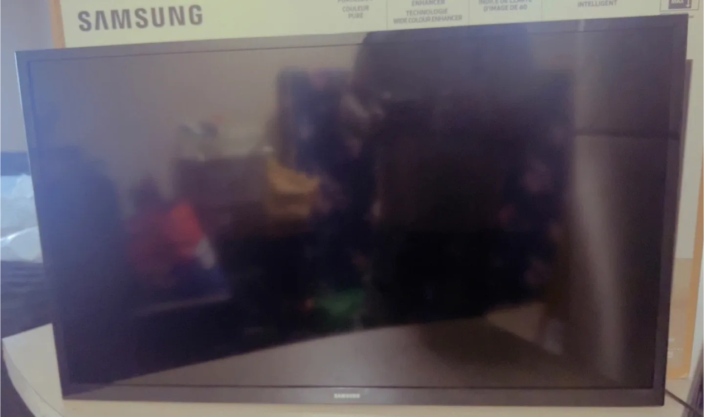 Samsung 32" HD TV 4 Series/Série M4500 image indicator(4)