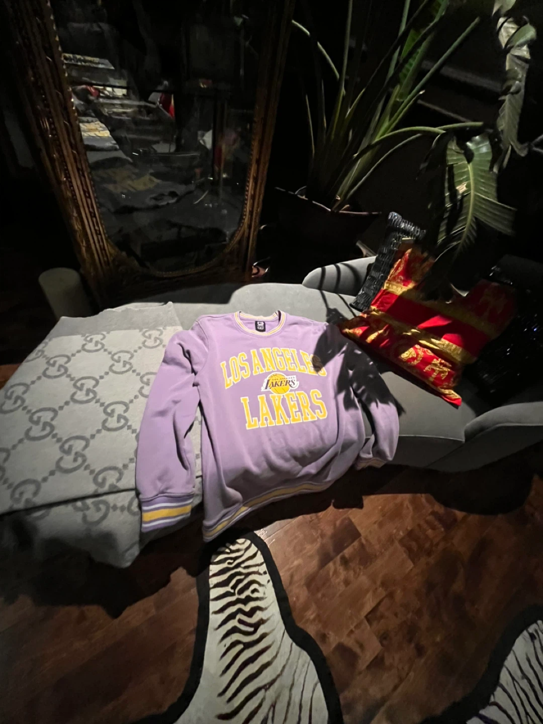 Ultra Game Los Angeles Lakers Crewneck - Size M