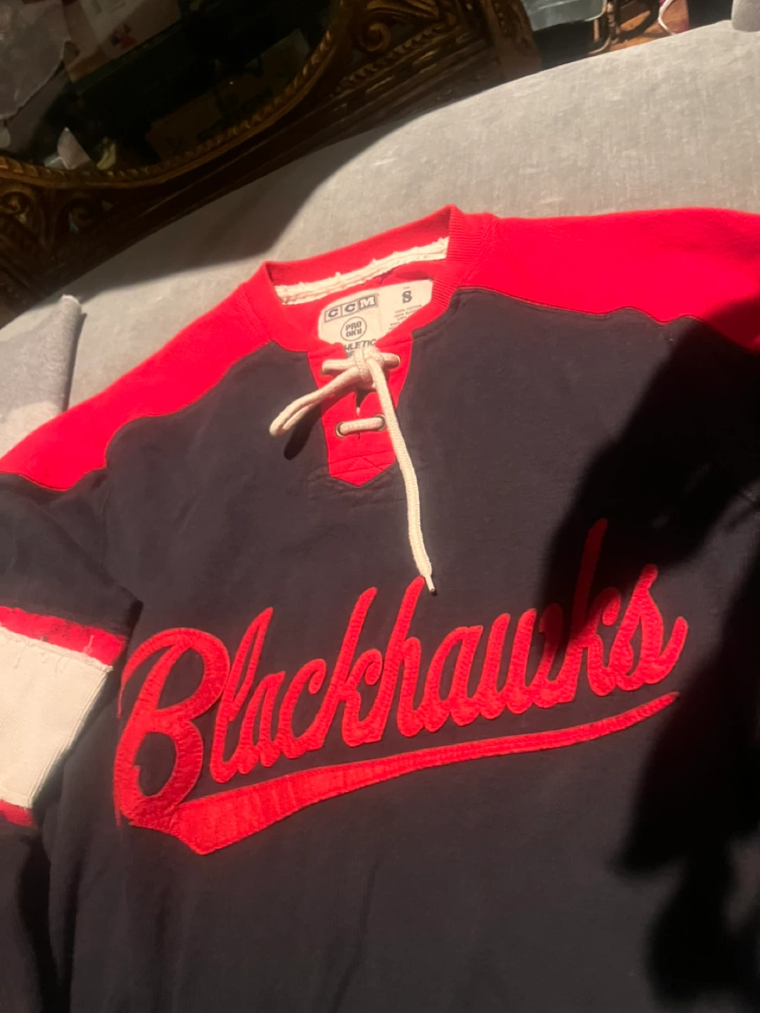 CCM Blackhawks Hockey Jersey - Size S - photo 4