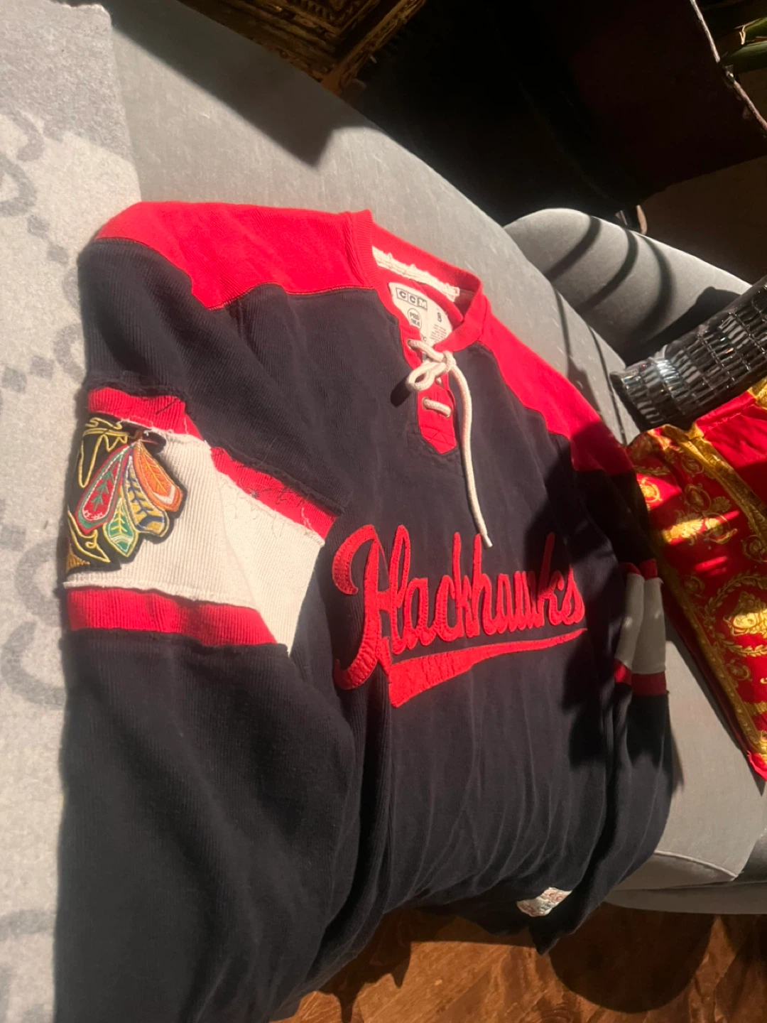 CCM Blackhawks Hockey Jersey - Size S - photo 2