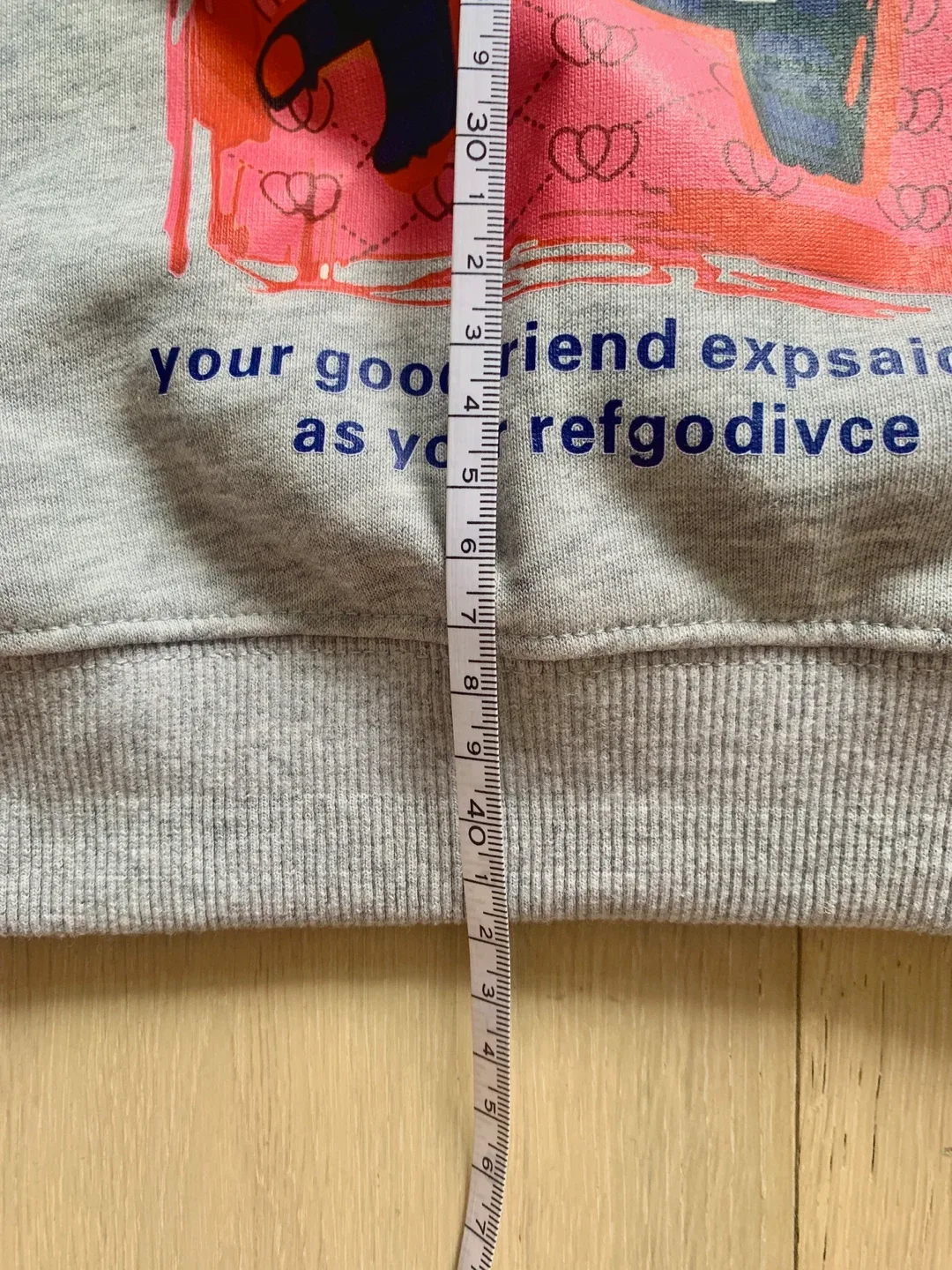 Women’s cropped sweatshirt image indicator(4)