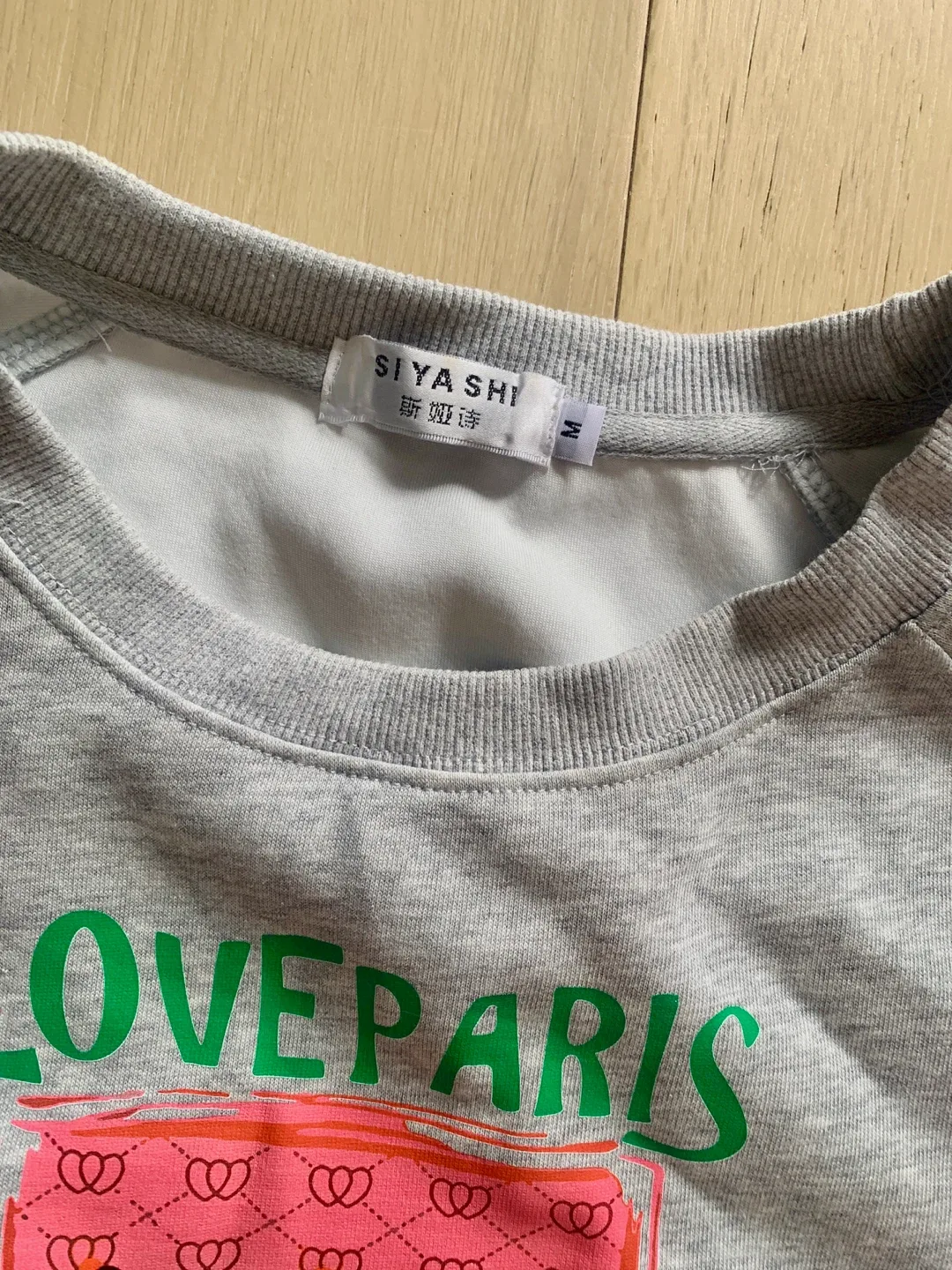 Women’s cropped sweatshirt image indicator(3)