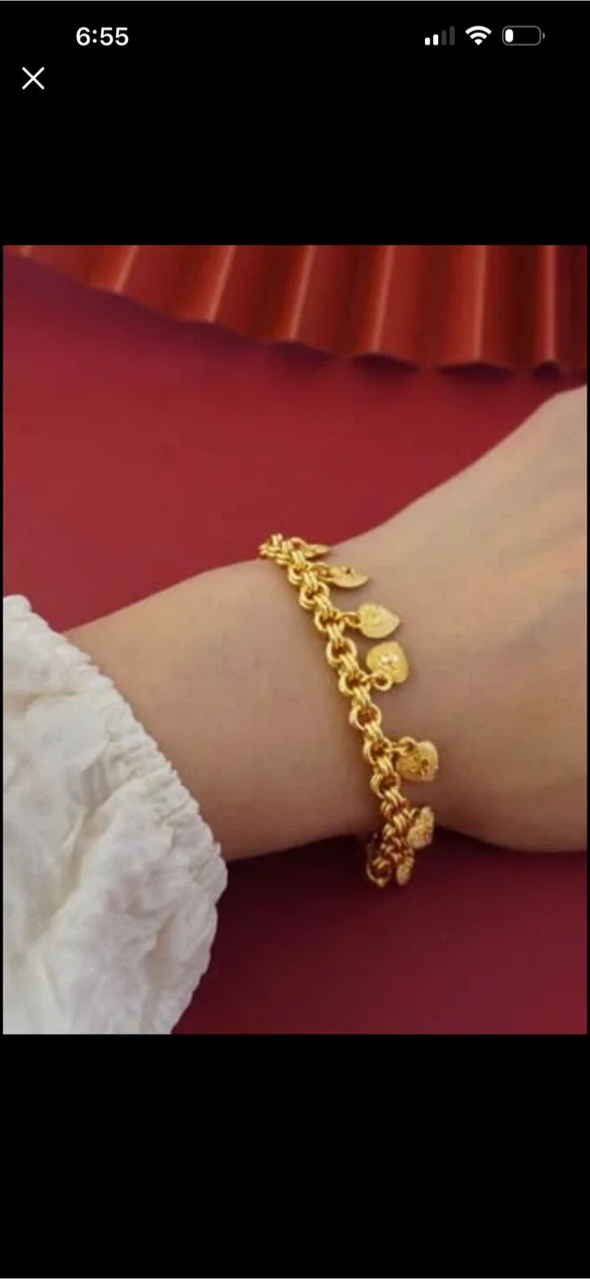 Gold Heart Charm Bracelet image indicator(2)