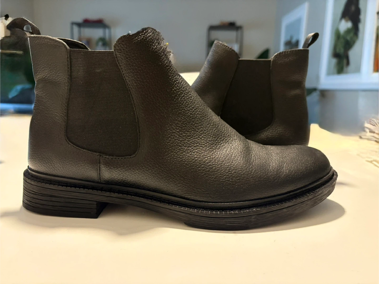 Kenneth Cole Black Leather Chelsea Boots - Size 9M - photo 2