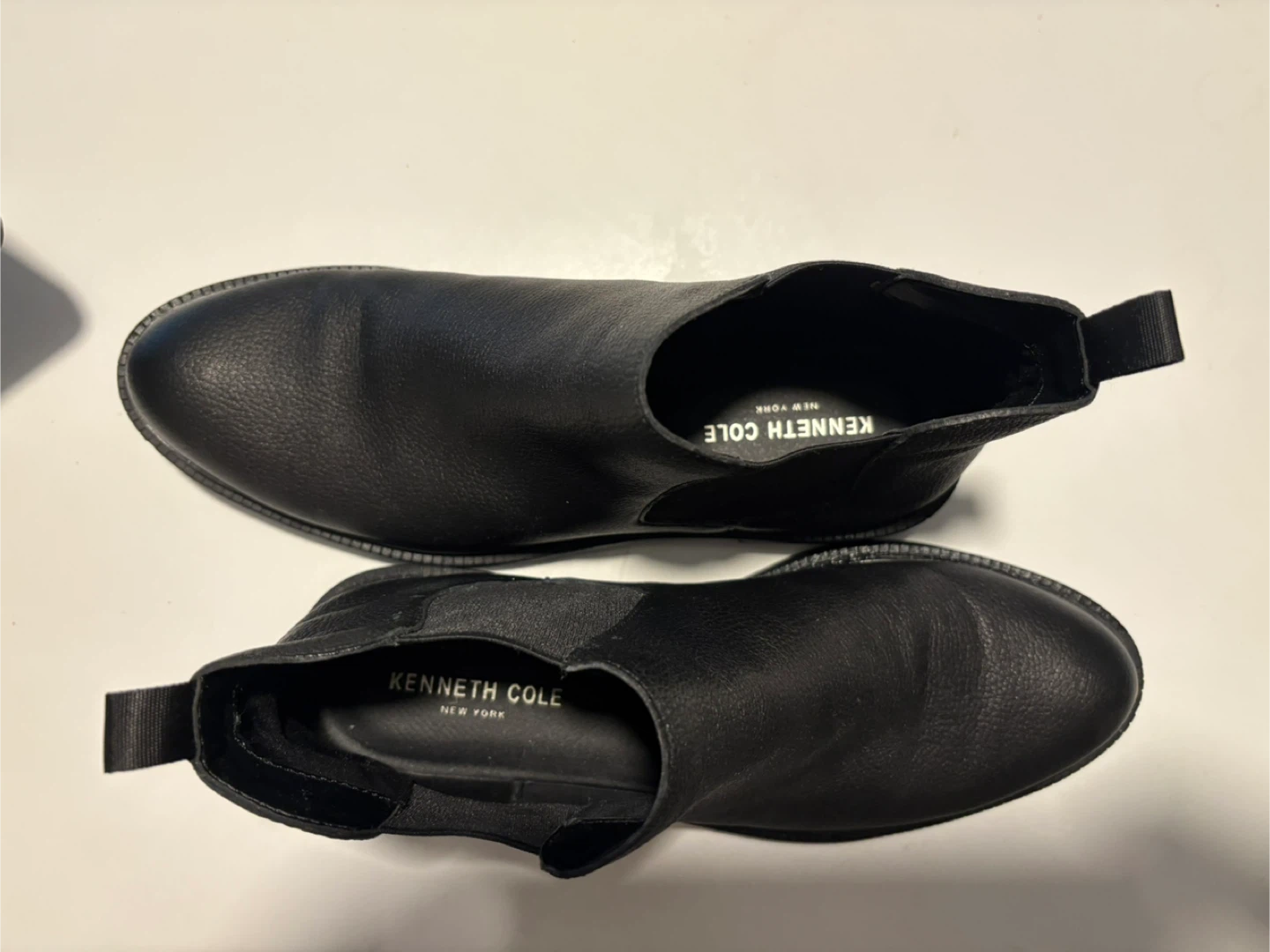 Kenneth Cole Black Leather Chelsea Boots - Size 9M - photo 3