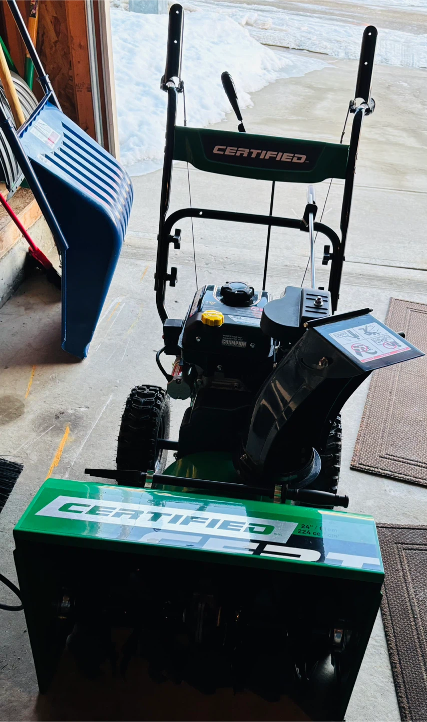 Certified 24-in. 224cc Snow Blower - Green/Black - photo 4