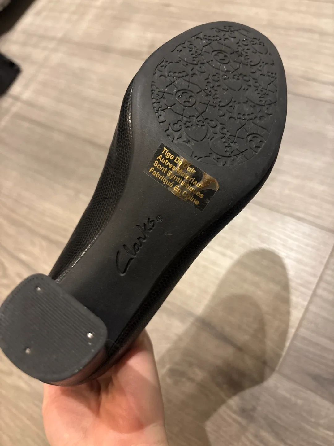 Clarks Black Leather Block Heel Pumps image indicator(2)