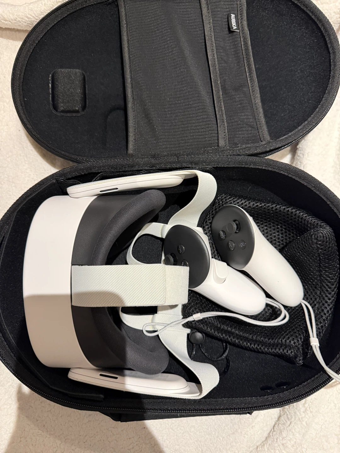 Meta Quest 3S VR Headset with Case