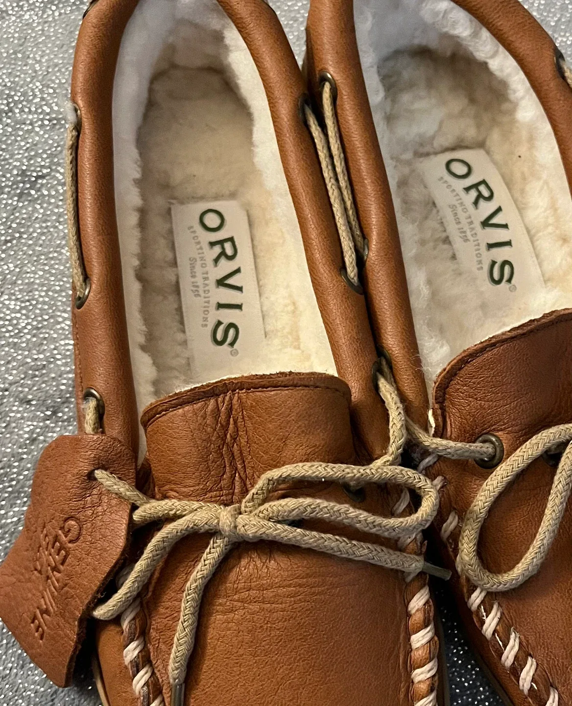 Orvis Leather Moccasin Slippers Women Size 9 image indicator(6)