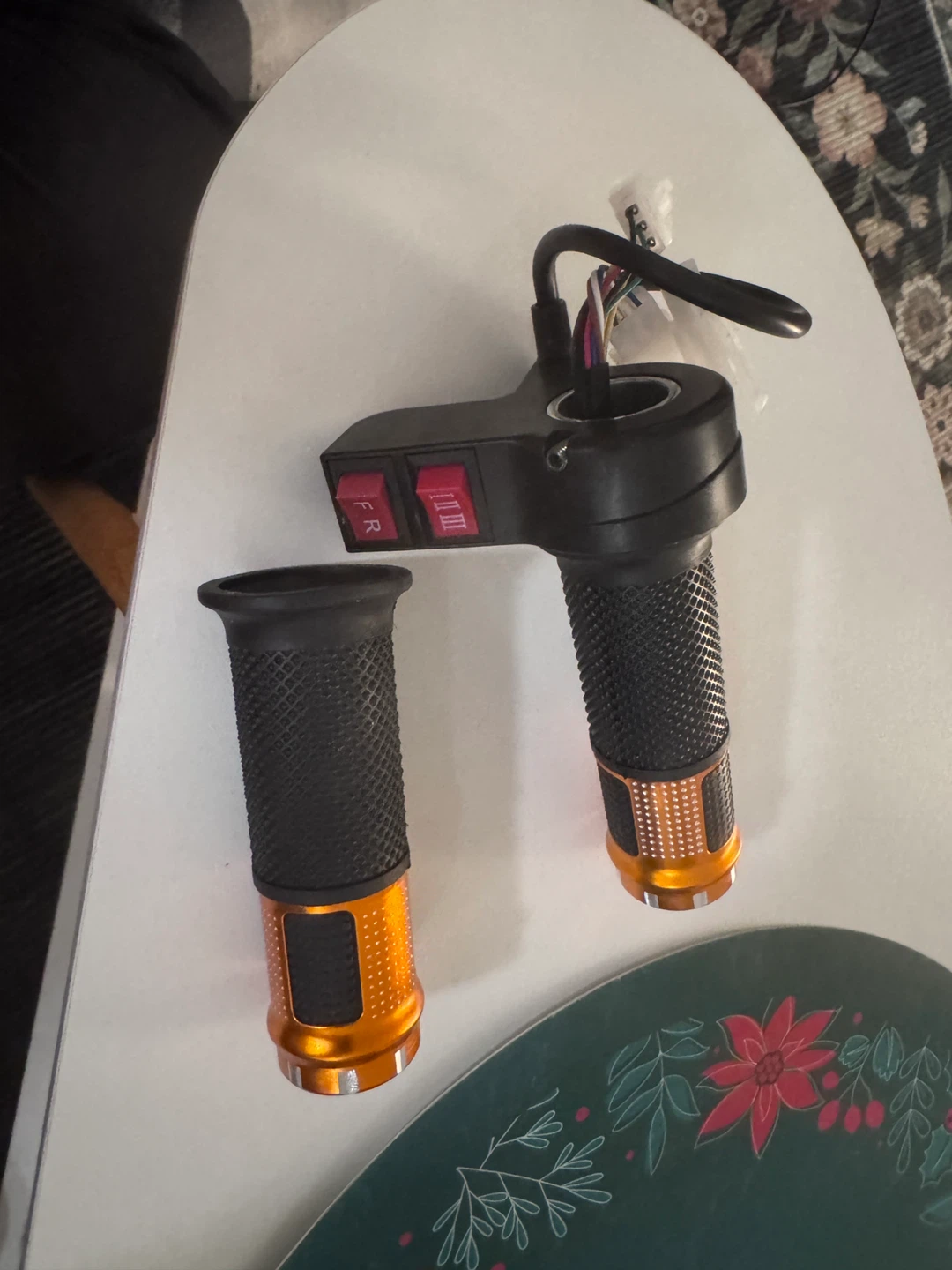 Handlebar Grips with Throttle For E-bike