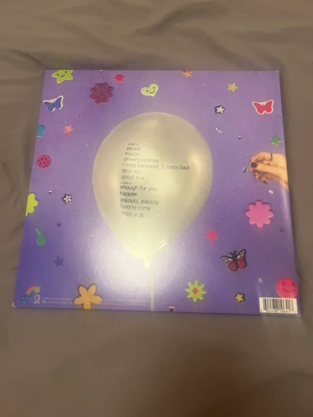 Olivia Rodrigo "Sour" record image indicator(3)