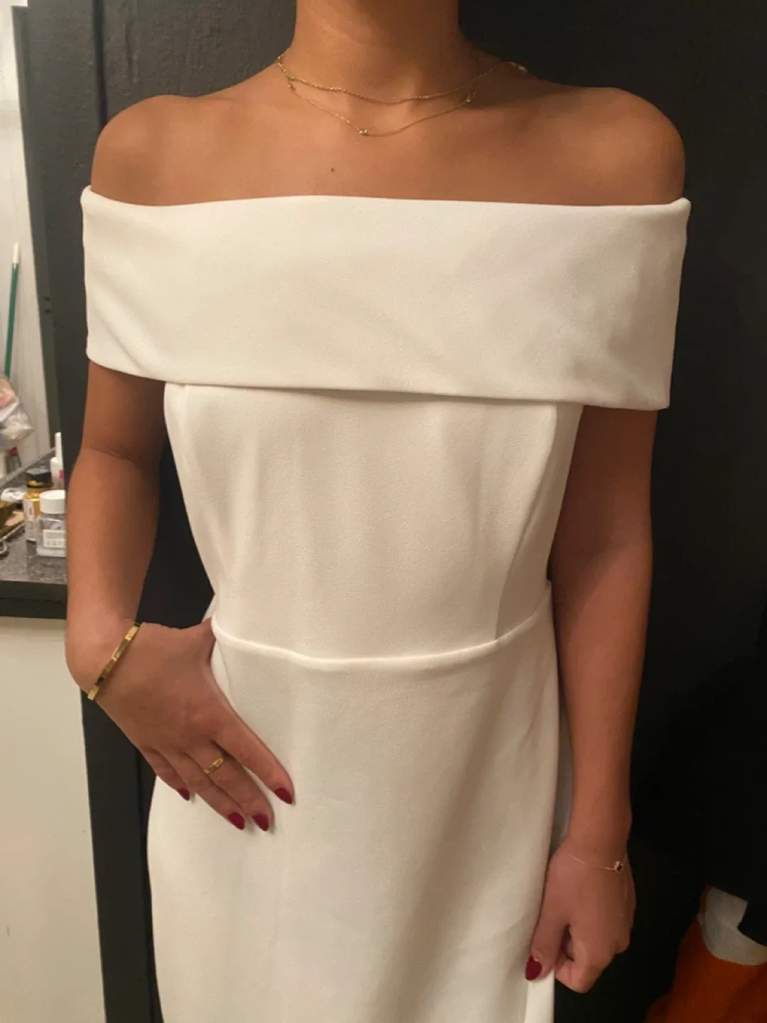 White Off-the-Shoulder Dress image indicator(3)