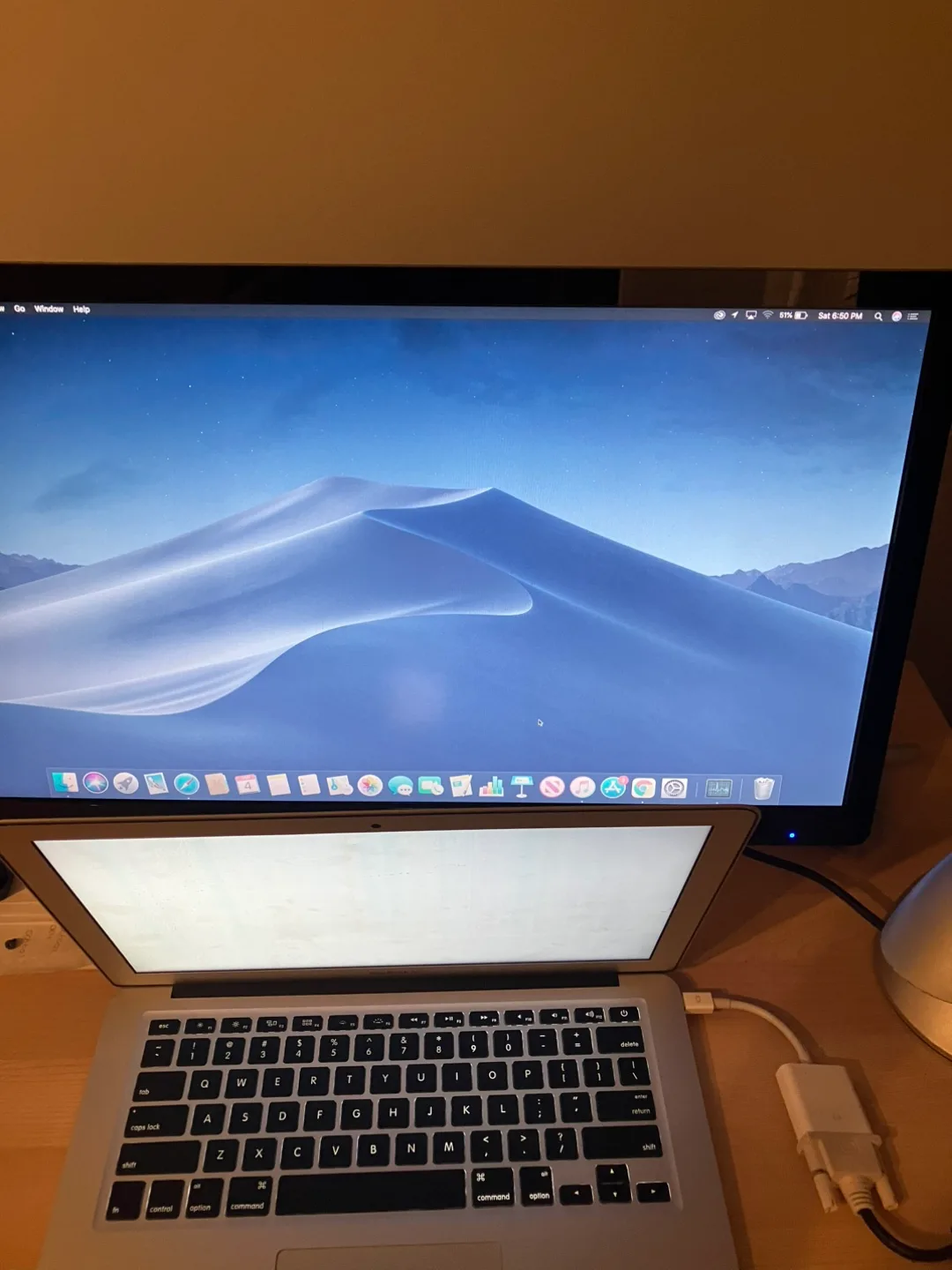 Apple MacBook Air image indicator(5)