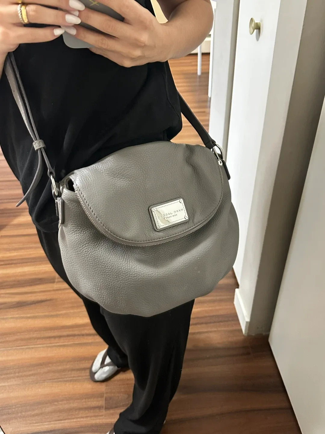 Marc jacobs ba image indicator(2)