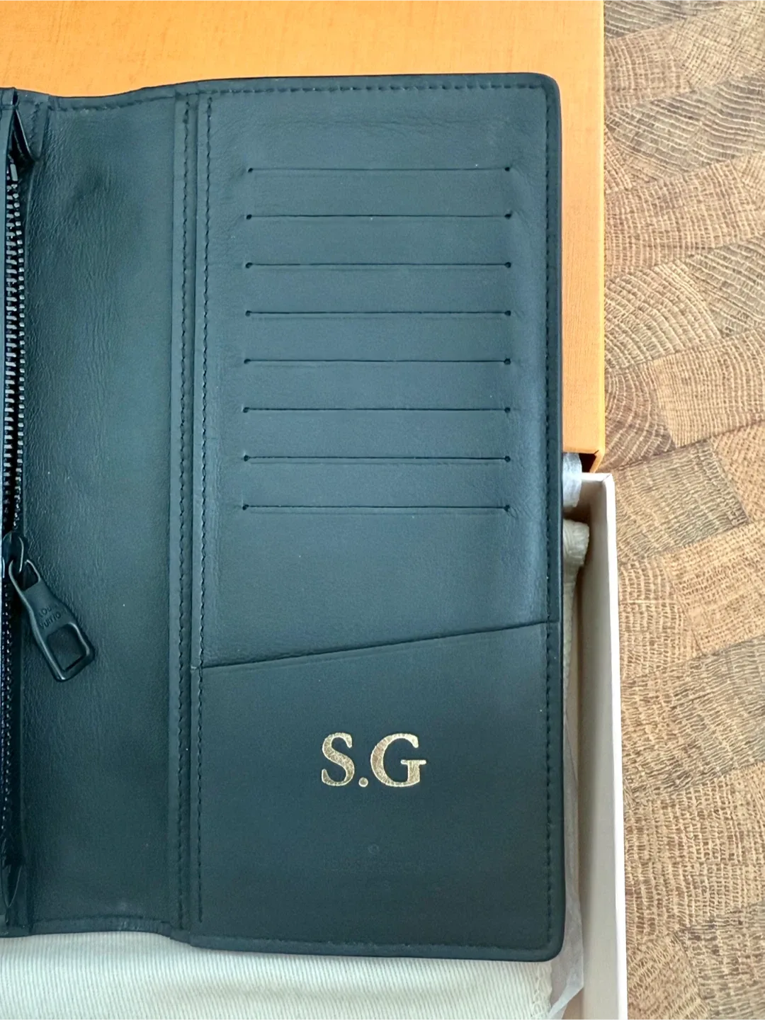 Louis Vuitton Brazza Wallet Black Signature SG image indicator(5)