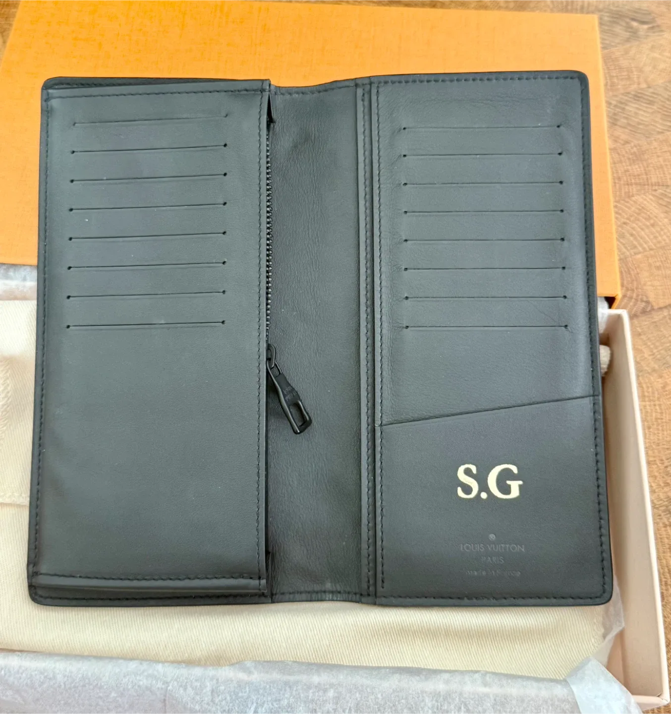 Louis Vuitton Brazza Wallet Black Signature SG image indicator(4)