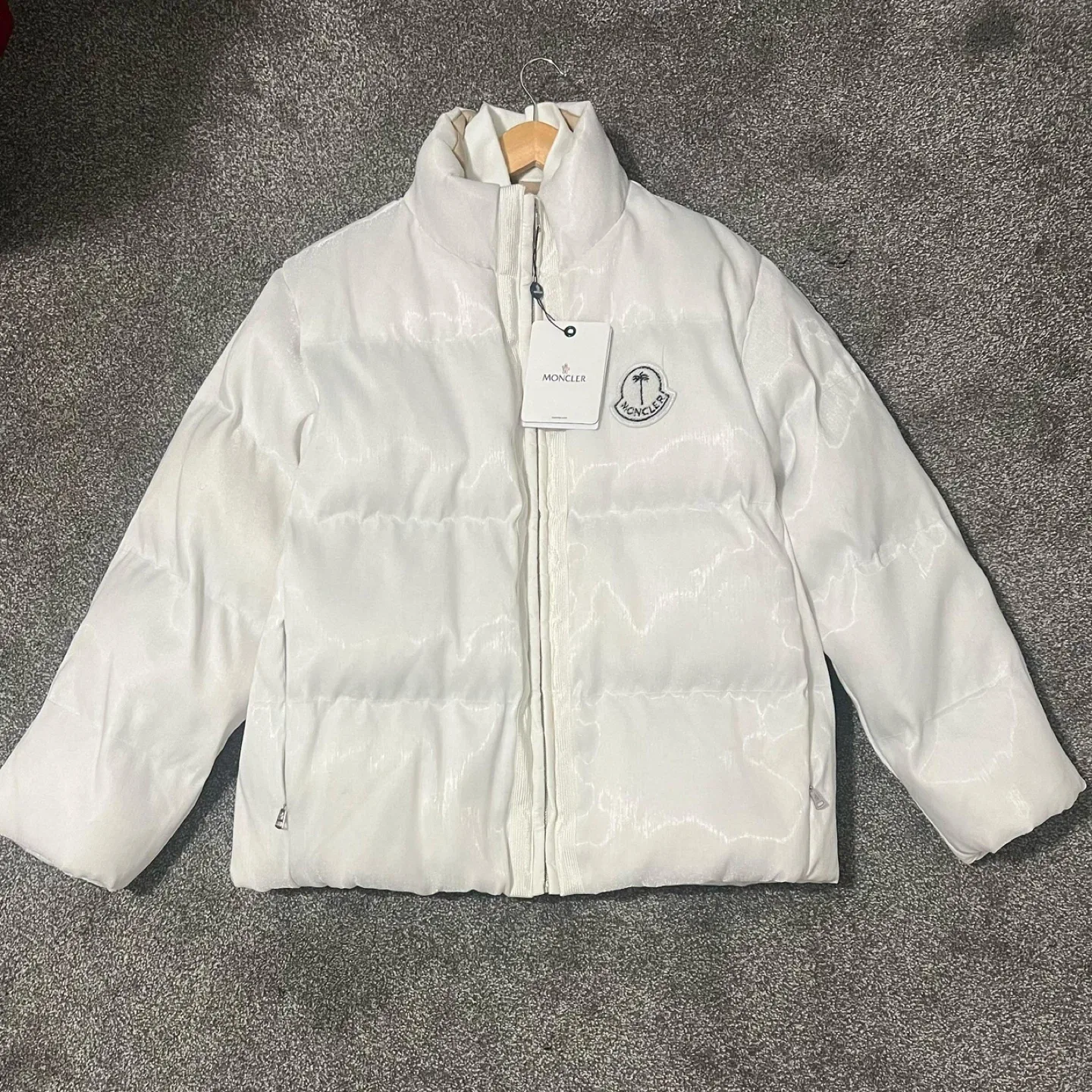 Cool Light-up Moncler White Puffer Jacket image indicator(3)