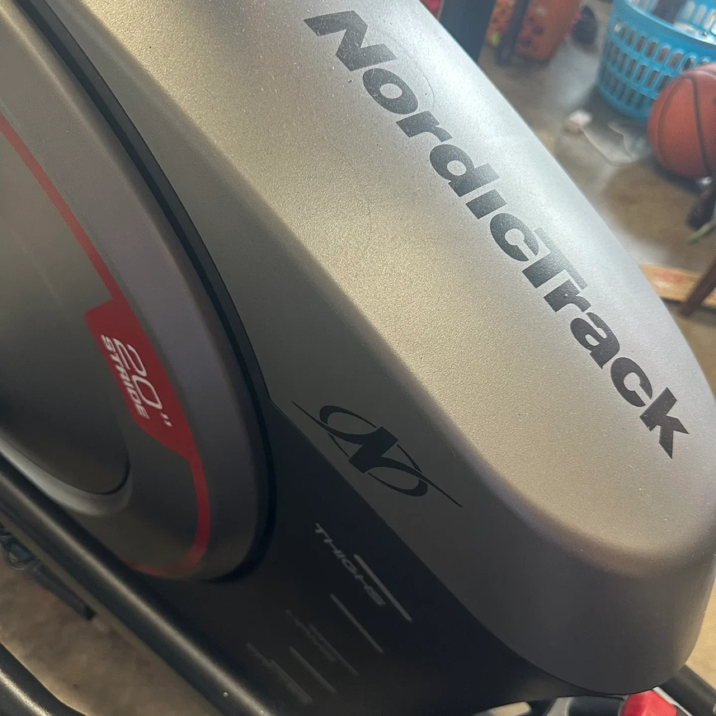 NordicTrack E 7.5i Elliptical Gym Equipment image indicator(5)