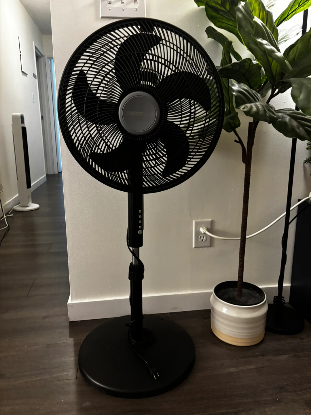 Comfort Mate Black Stand Fan - photo 2