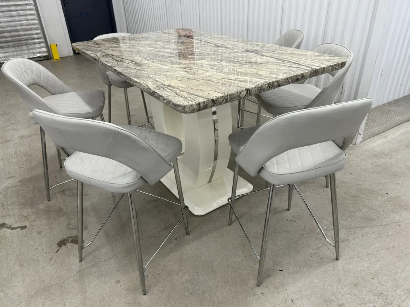 Kitchen Dining Bar Set 6 chairs.