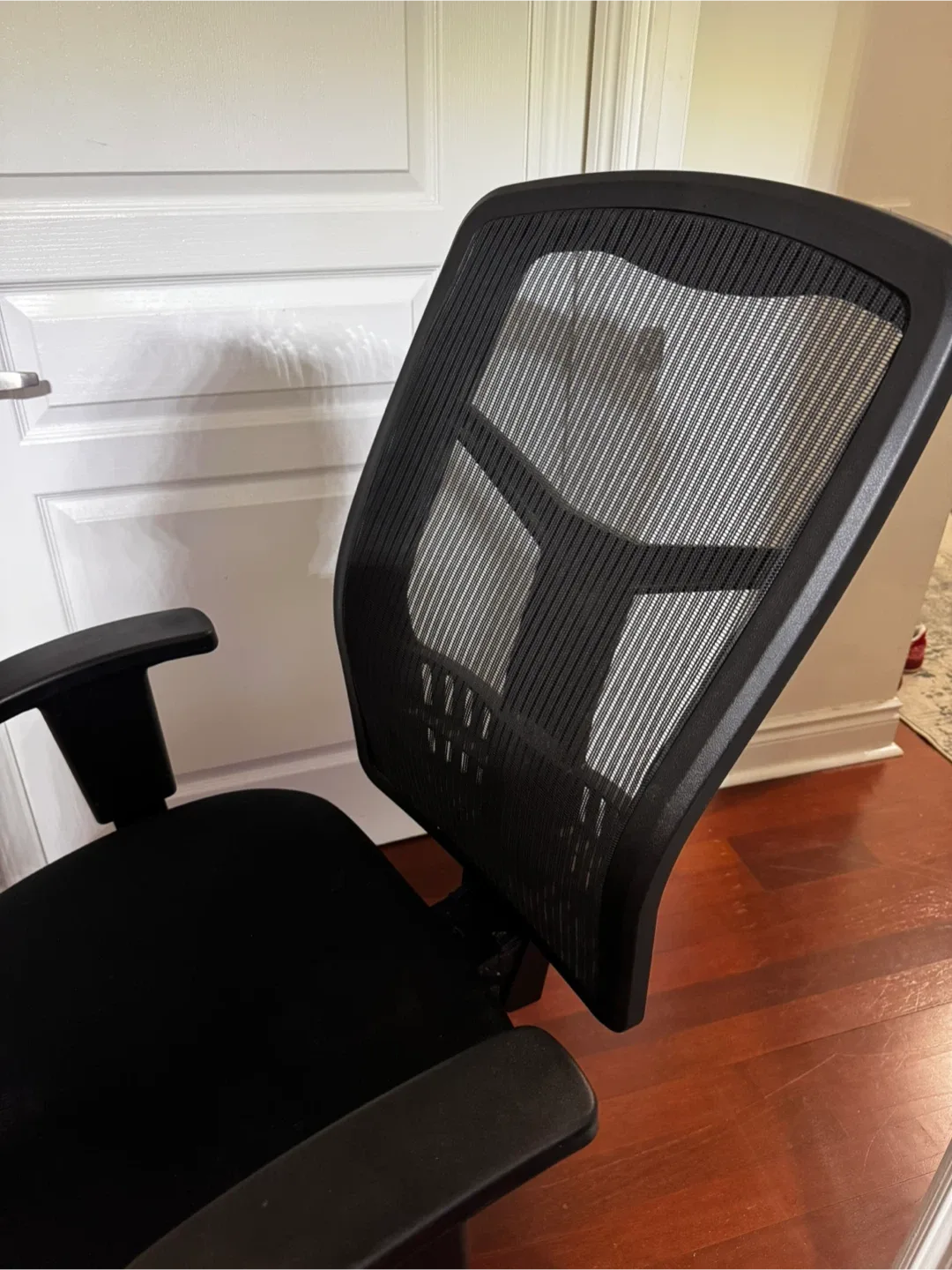 Black Office Chair - Adjustable image indicator(3)