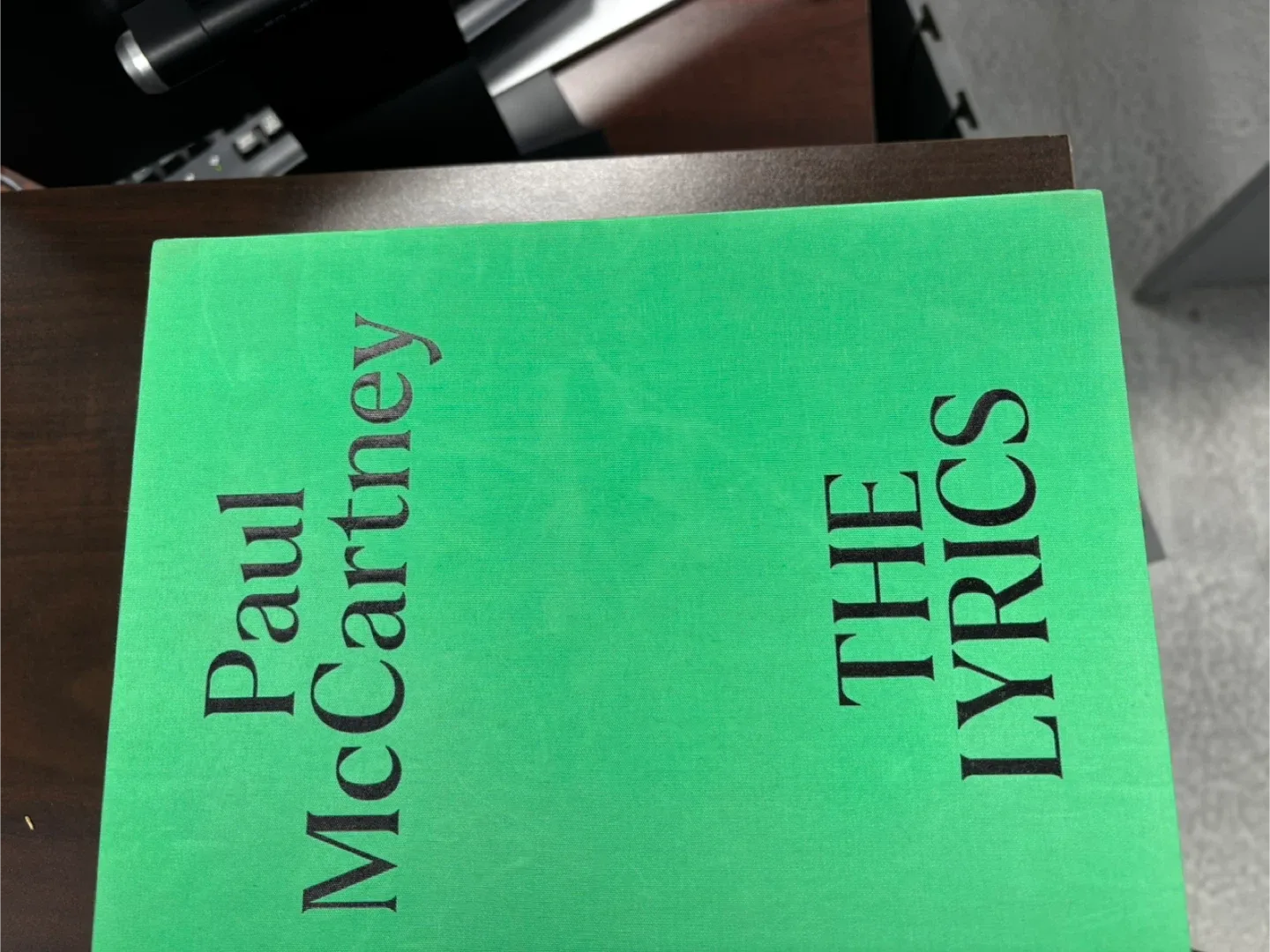 Paul McCartney 'The Lyrics: 1956 to the Present' Book image indicator(2)