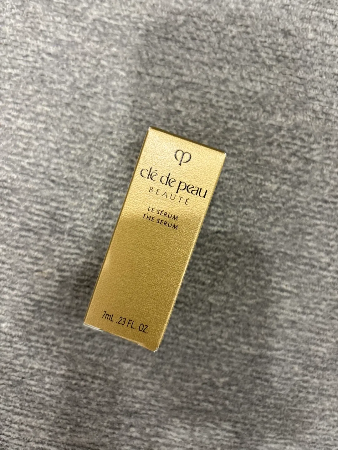 Clé de Peau Beauté Skincare Set image indicator(2)