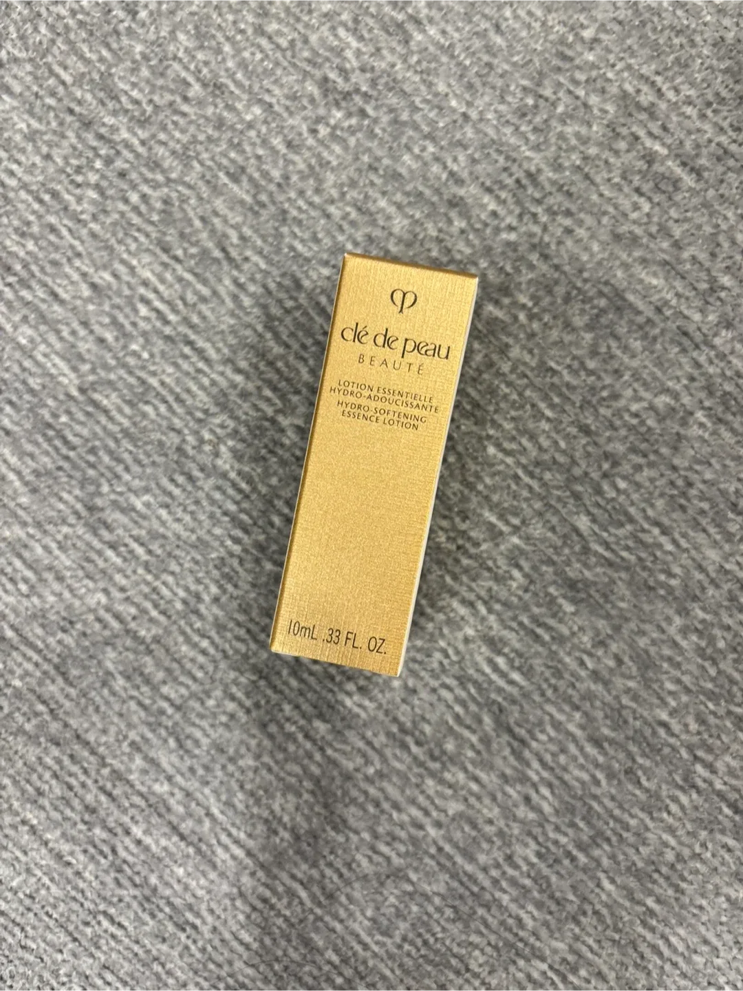 Clé de Peau Beauté Skincare Set image indicator(3)