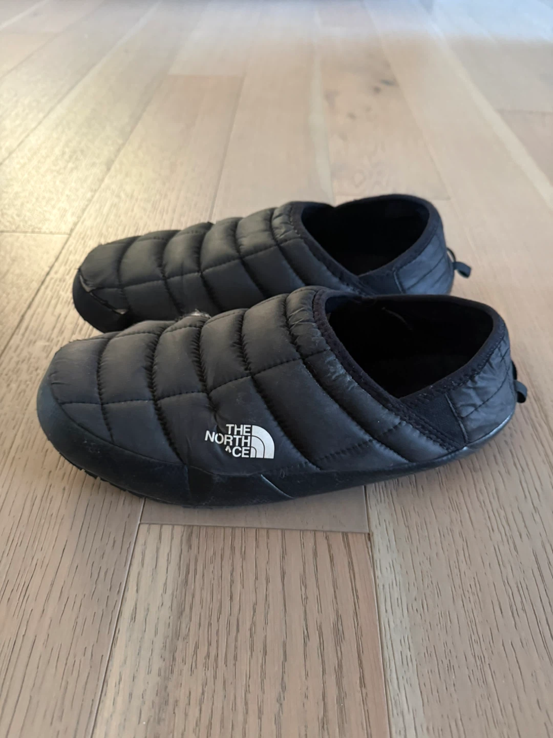 North face puffer shoes - men’s size 10 - photo 2