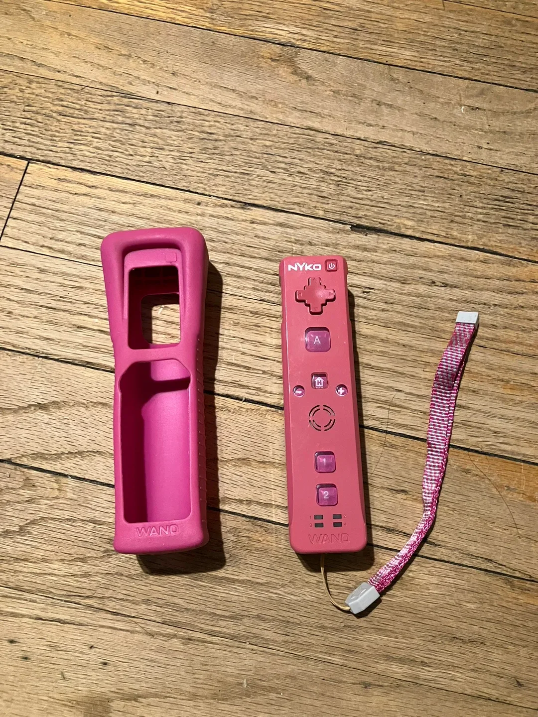 Nyko Wand Wii Remote Pink