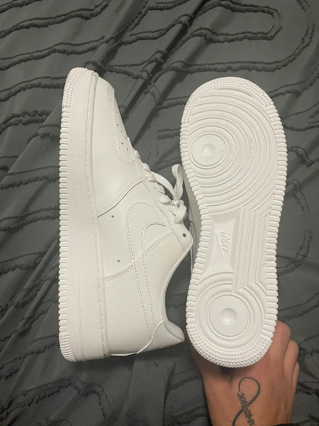Nike Air Force 1 - White image indicator(2)