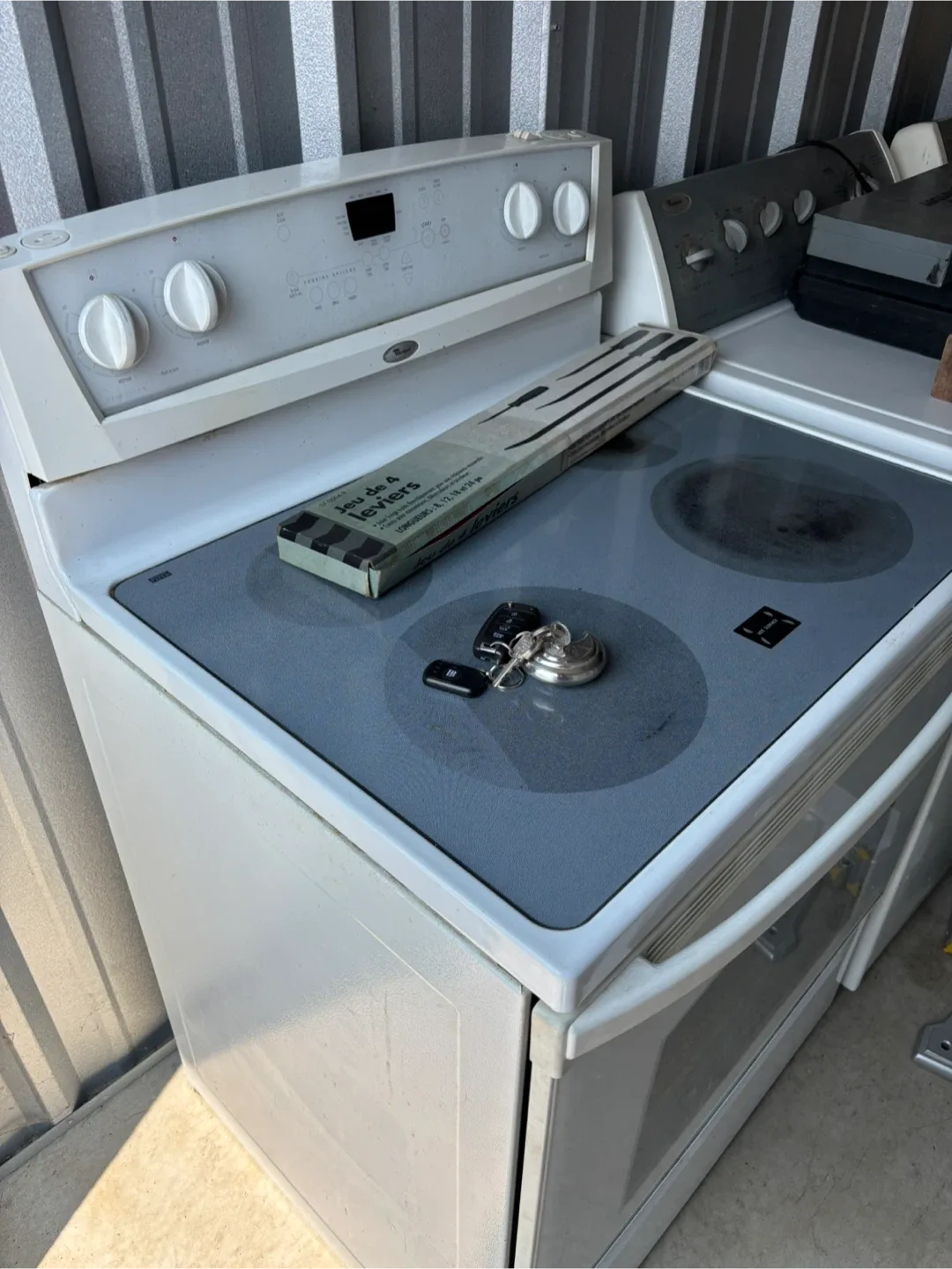 Whirlpool Range and Dryer and washing machine. image indicator(2)