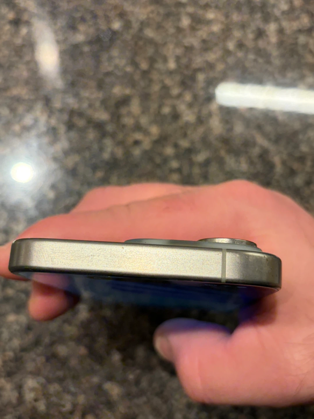 Apple iPhone 15 Titanium Pro - photo 5