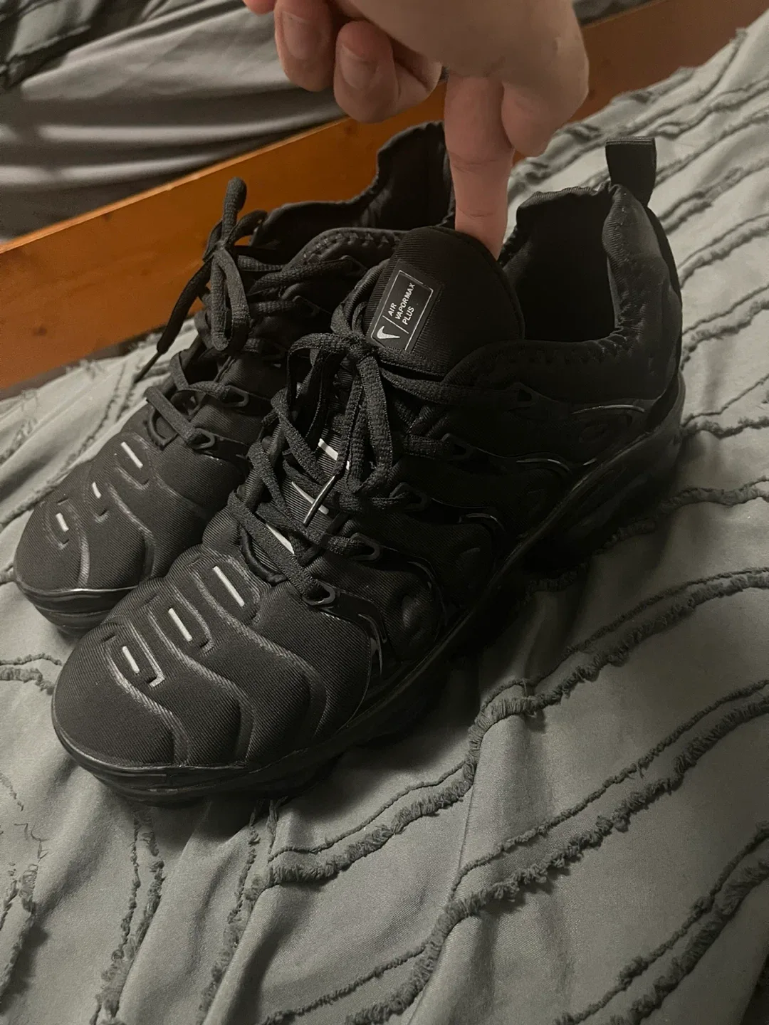 Nike Air Max Plus Black image indicator(2)