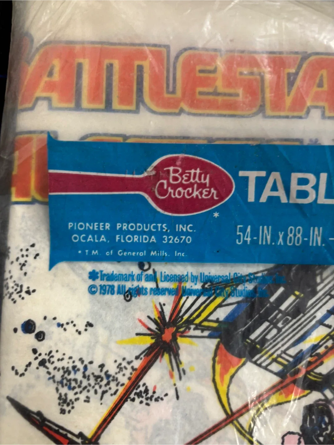 Vintage Battlestar Galactica Betty Crocker Tablecover image indicator(2)