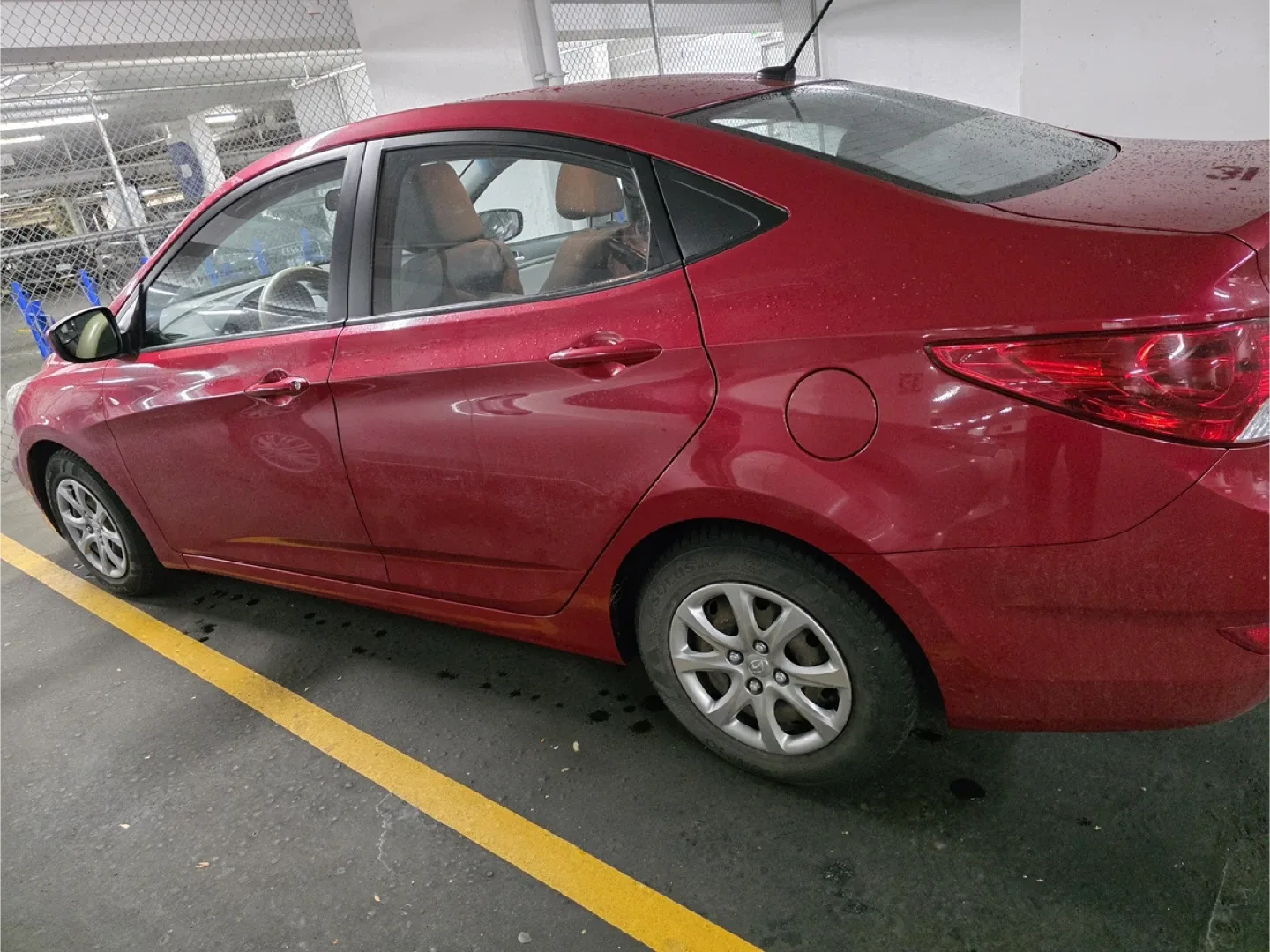 Hyundai Accent, Red