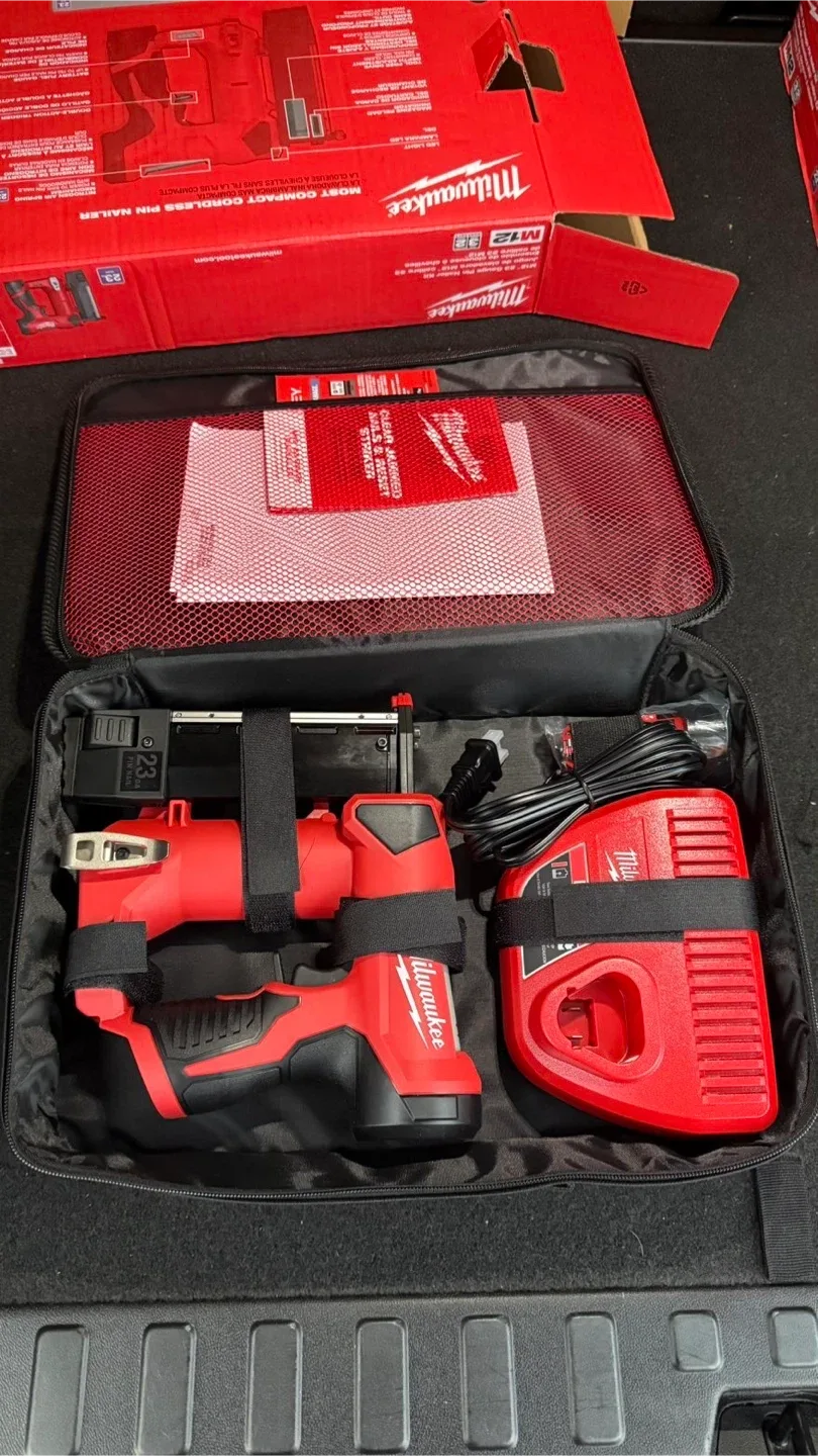 Milwaukee M12 23-Gauge Pin Nailer Kit