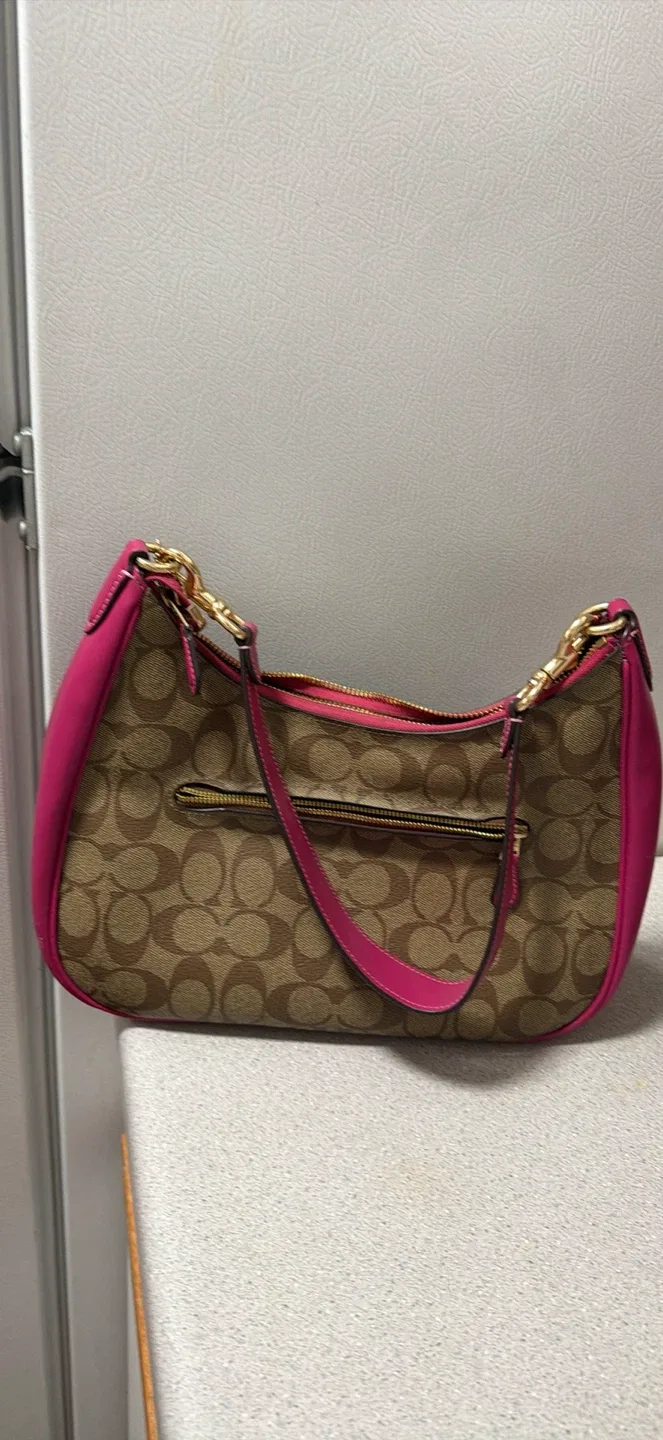 Aunthentic Coach Signature Pink Shoulder Bag image indicator(4)