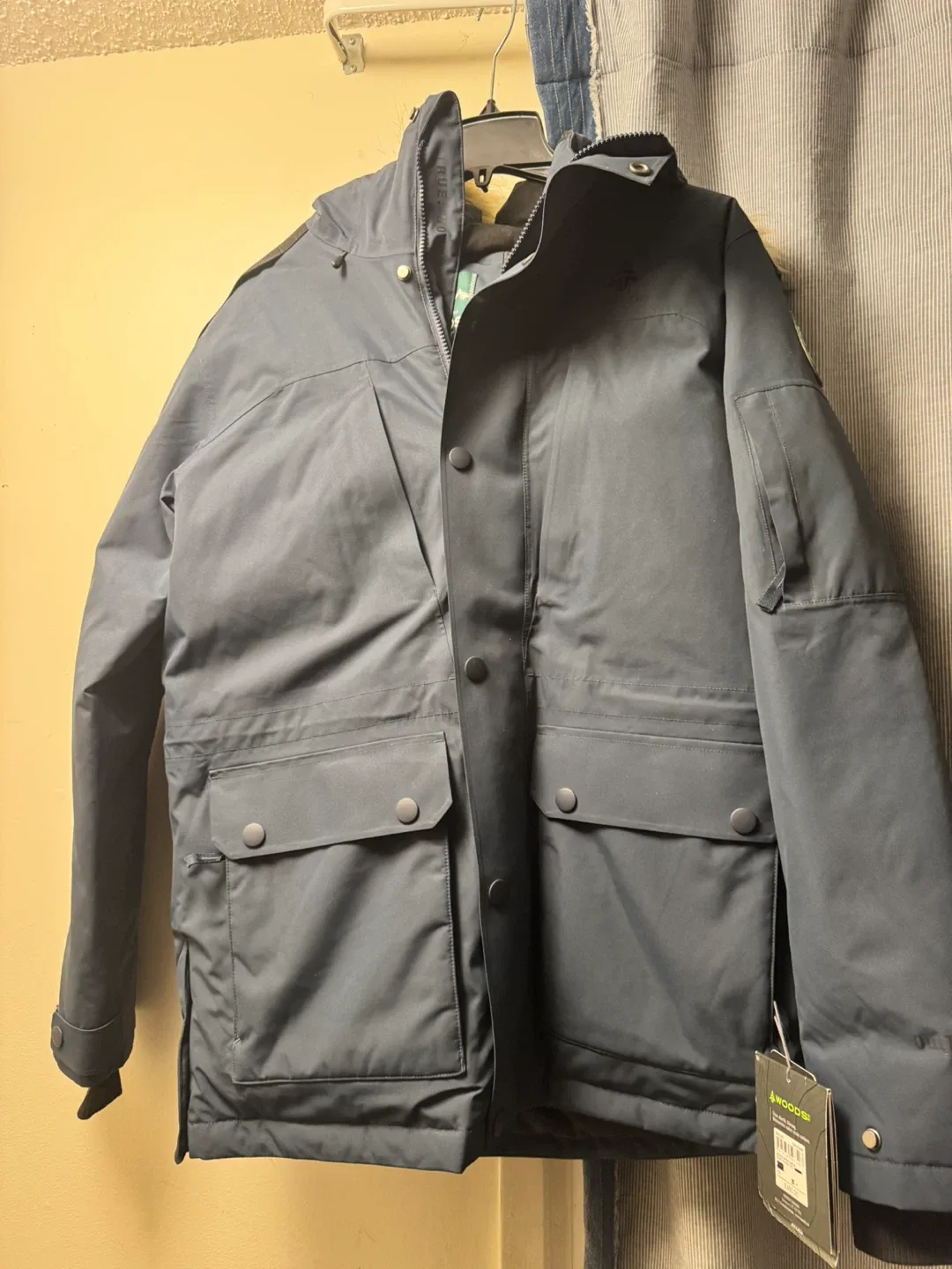 Brand New Woods Avens Parka - Size M