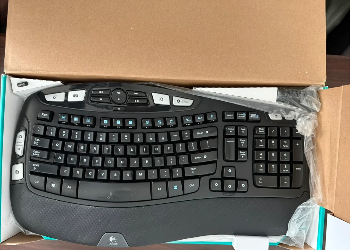 2 Keyboards,Logitech MK550, K350 + M570 Bundle – Like New image indicator(2)