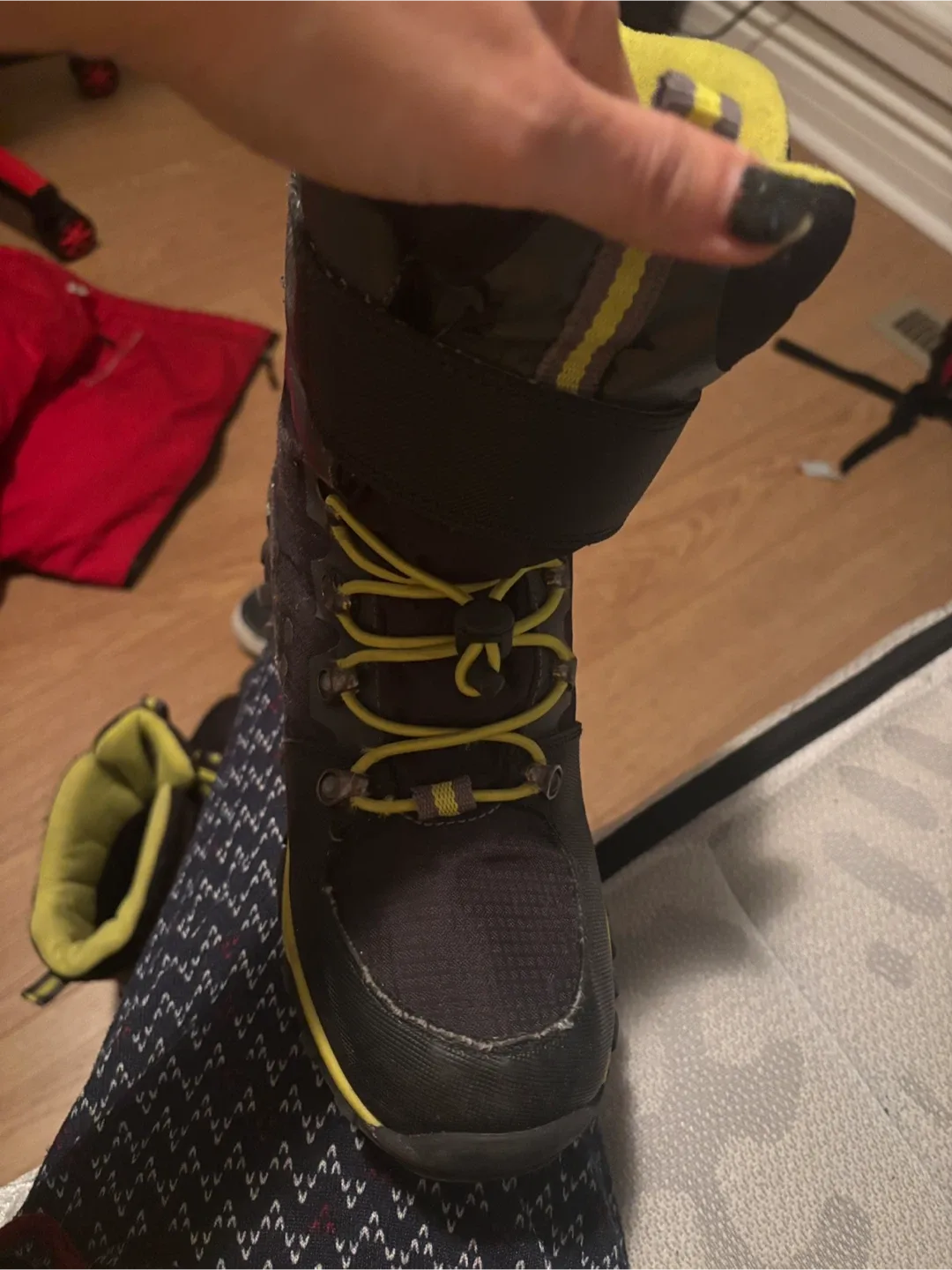 Tundra Boots - Size 6