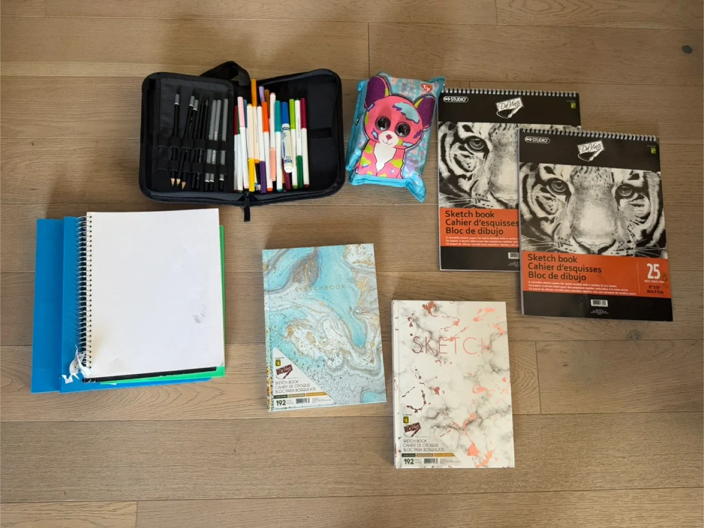 Art & drawing supplies