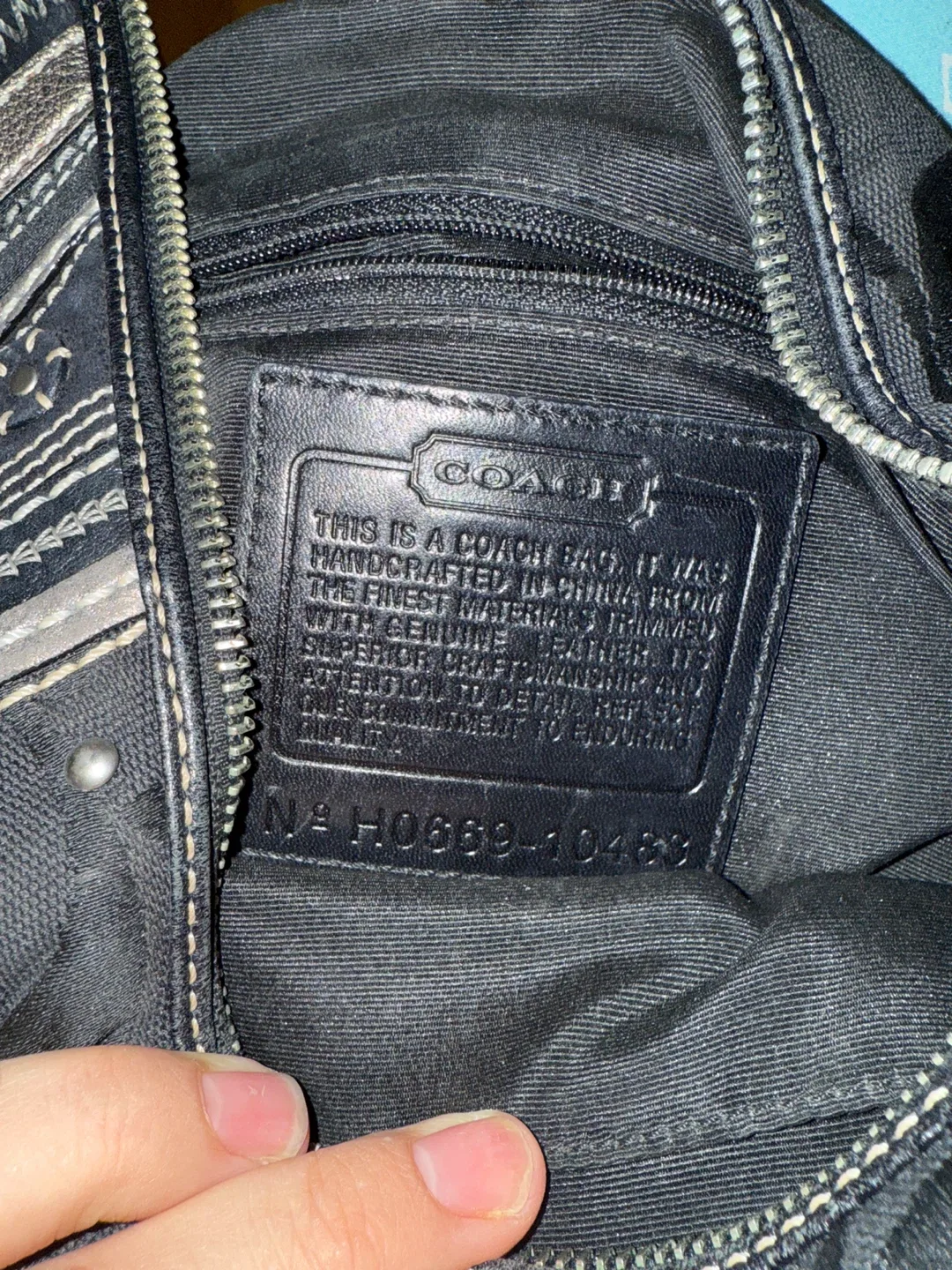 Coach Black Hobo Bag image indicator(2)
