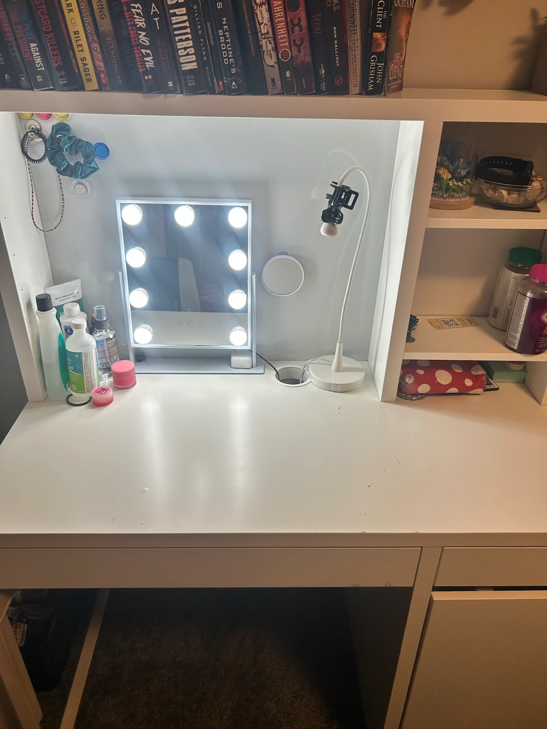 White Desk/vanity with Lighted Mirror - photo 2