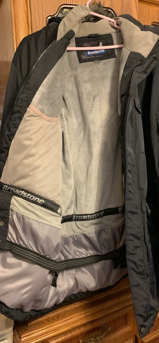 Broadstone Black Winter Jacket,  size XL image indicator(2)